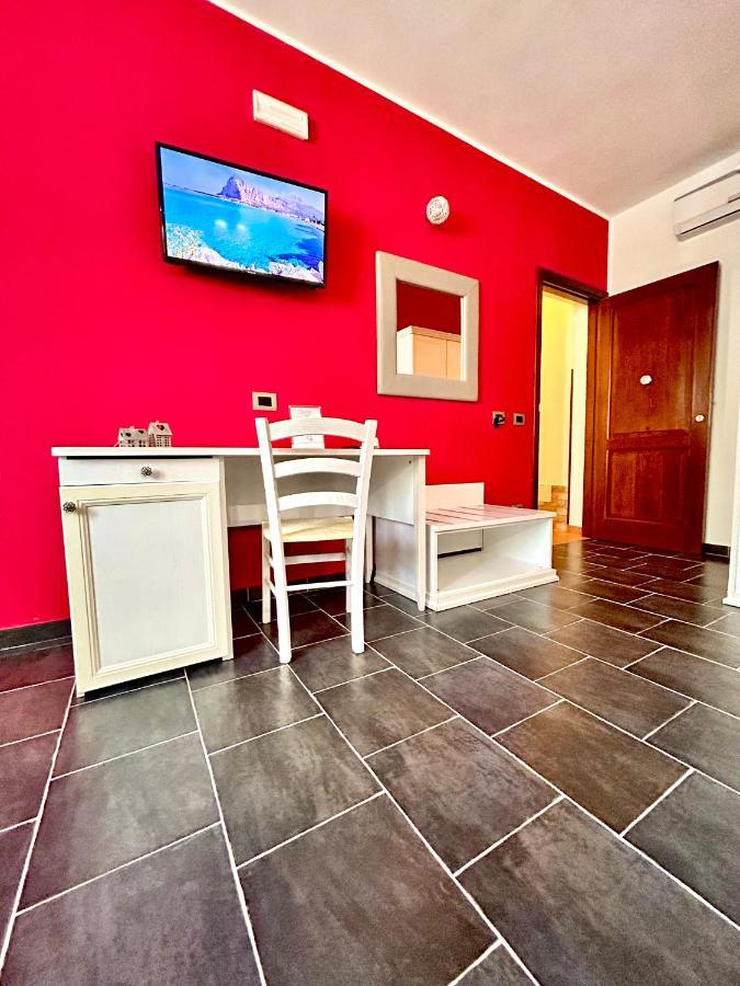 קסטלוצו B&B L'Angolino Della Nonna מראה חיצוני תמונה