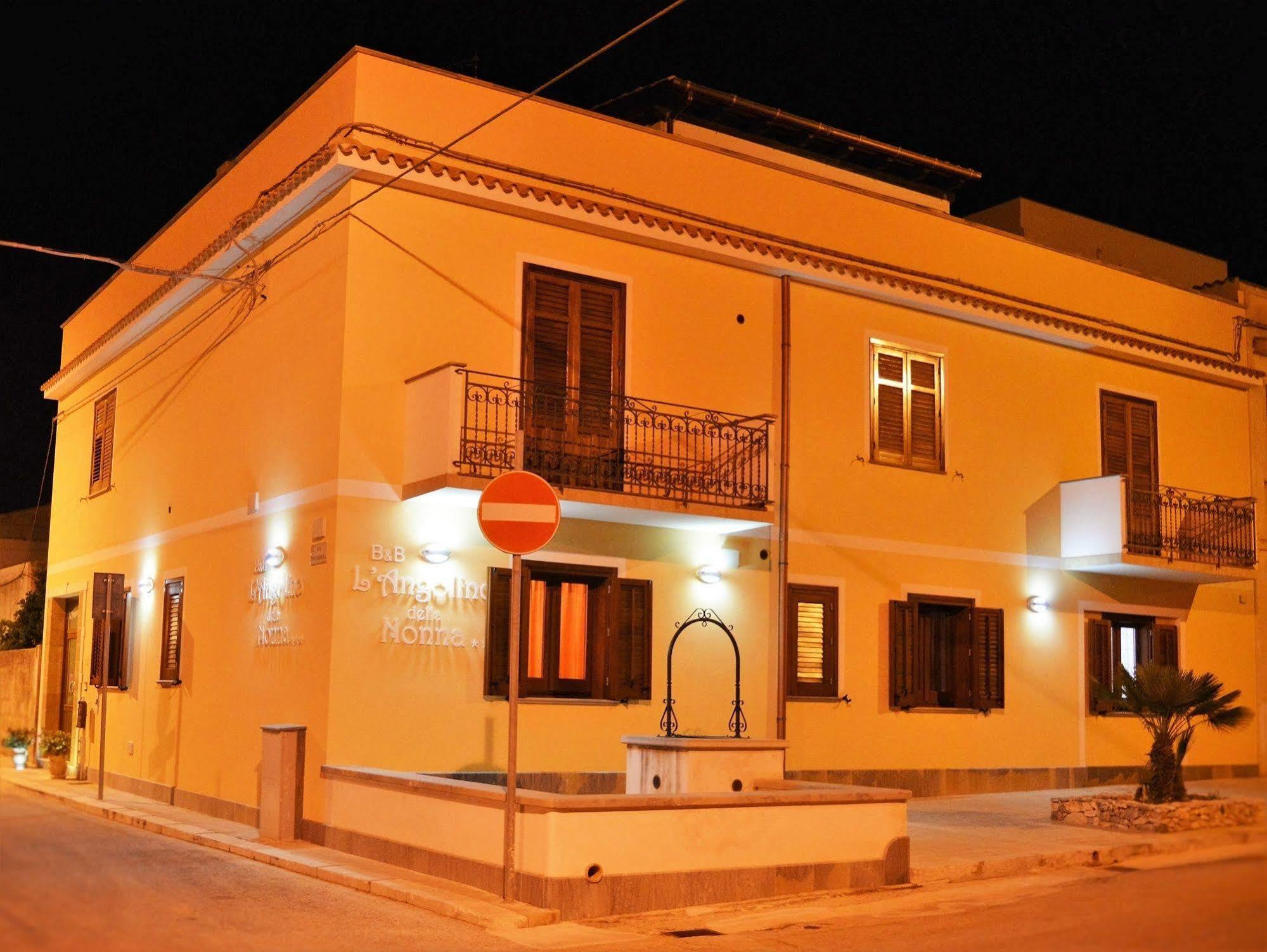 קסטלוצו B&B L'Angolino Della Nonna מראה חיצוני תמונה