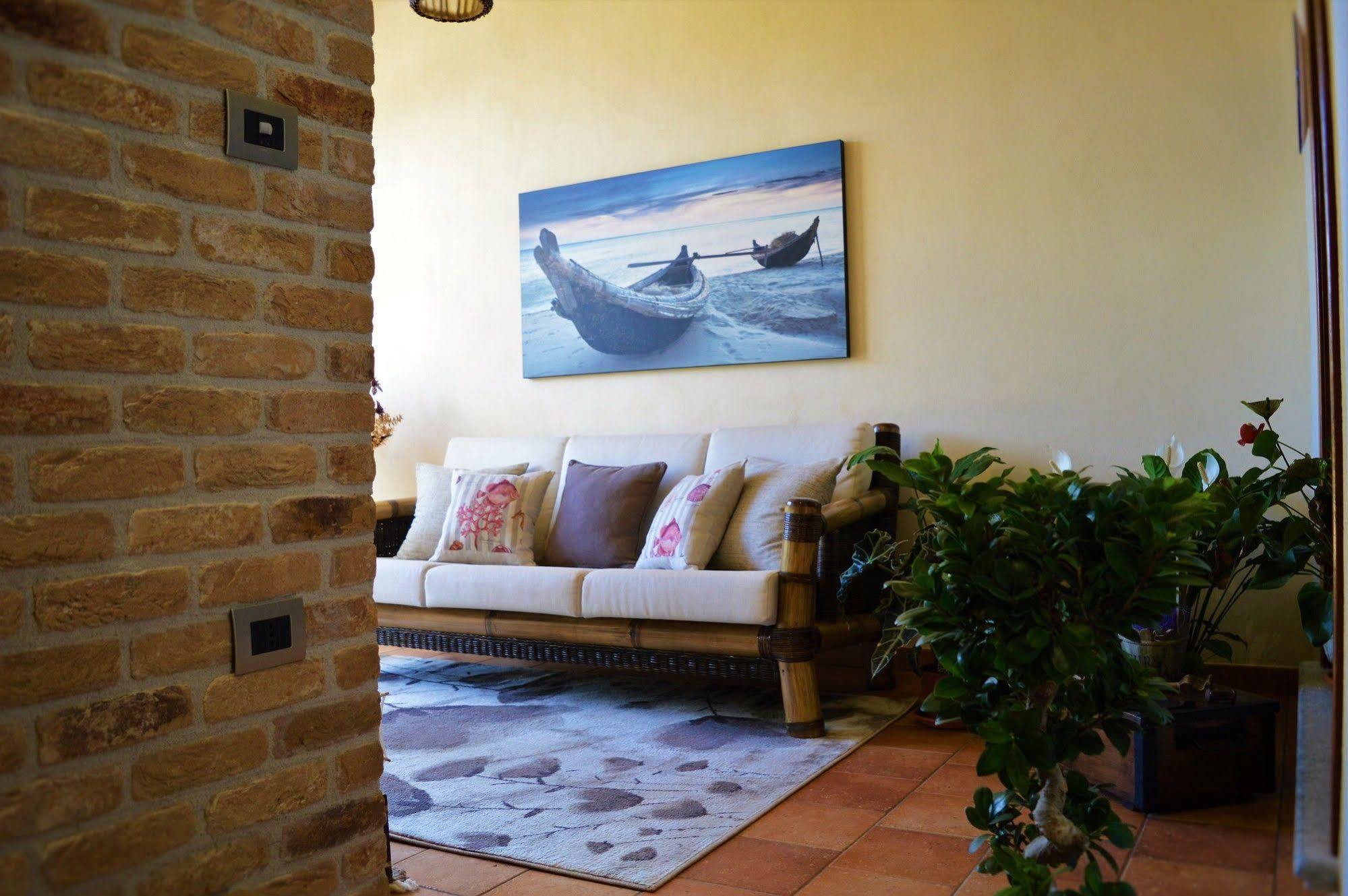 קסטלוצו B&B L'Angolino Della Nonna מראה חיצוני תמונה